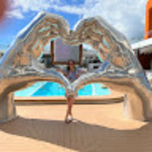 Meet your Posher, Sherry